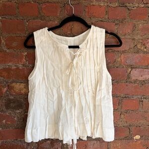 NEVER WORN Chic Cream Sleeveless Blouse